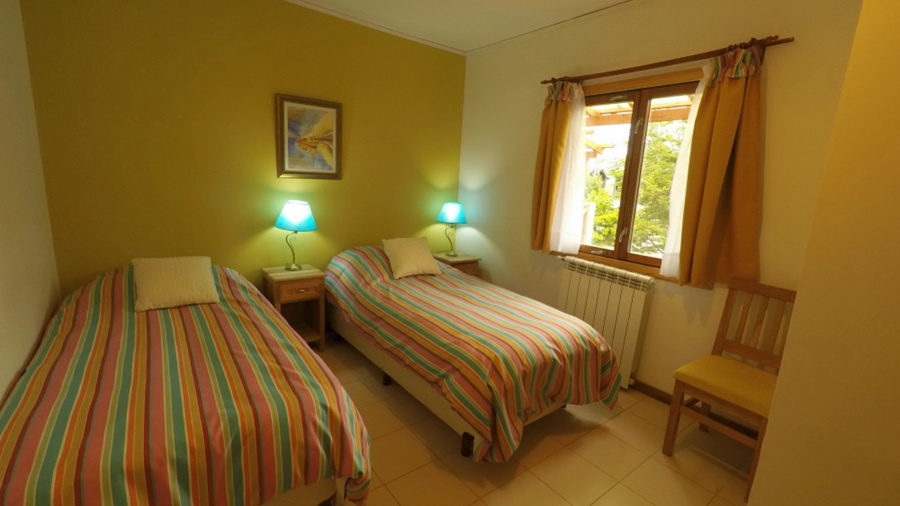 Quarto Duplo Amarelo · Bed And Breakfast As Nancy Ushuaia, Alojamento ...